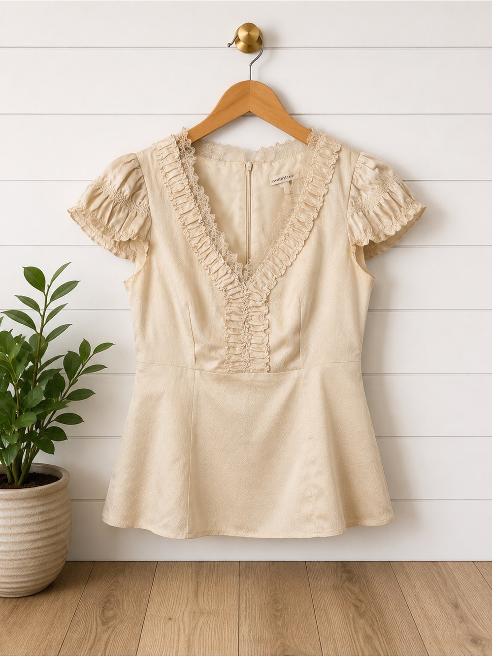 🤍 Nanette Lepore 100% Silk Cream Lace Trim Blouse | Peplum Top | Medium